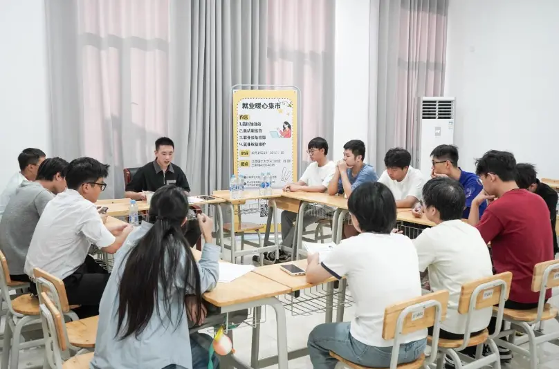 7790必发集团：“就业暖心集市”精准服务 为学子求职之路保驾护航
